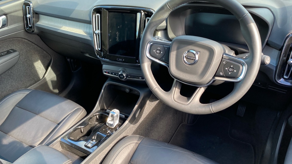 Volvo XC40 1.5 T5 Recharge PHEV Inscription 5dr Auto Estate - Image 4