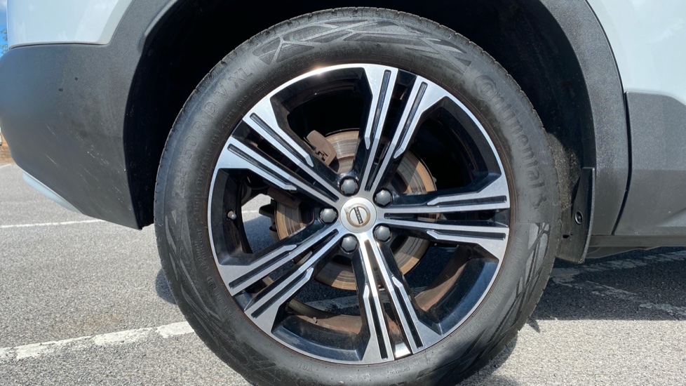 Volvo XC40 1.5 T5 Recharge PHEV Inscription 5dr Auto Estate - Image 9