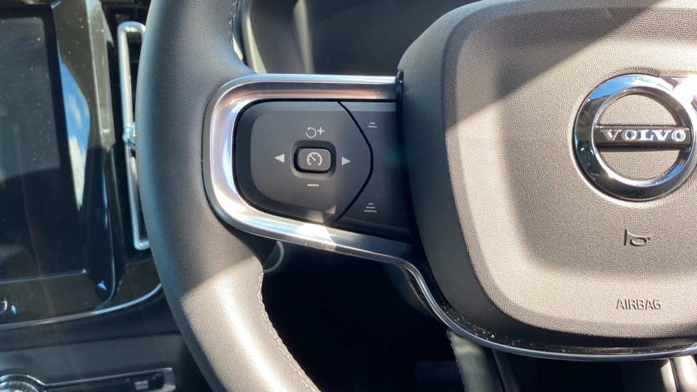 Volvo XC40 1.5 T5 Recharge PHEV Inscription 5dr Auto Estate - Image 23