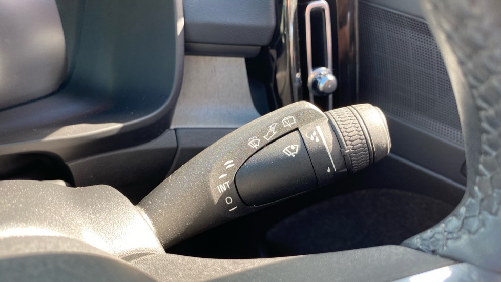 Volvo XC40 1.5 T5 Recharge PHEV Inscription 5dr Auto Estate - Image 25
