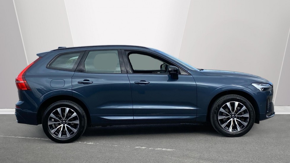 Volvo XC60 2.0 B4D Plus Dark 5dr AWD Geartronic Diesel Estate - Image 3
