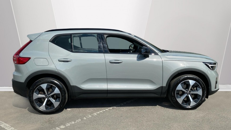 Volvo XC40 2.0 B3P Plus Dark 5dr Auto Petrol Estate - Image 3
