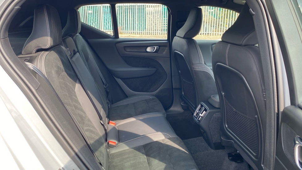Volvo XC40 2.0 B3P Plus Dark 5dr Auto Petrol Estate - Image 6