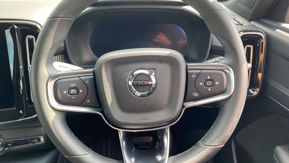 Volvo XC40 2.0 B3P Plus Dark 5dr Auto Petrol Estate - Image 10