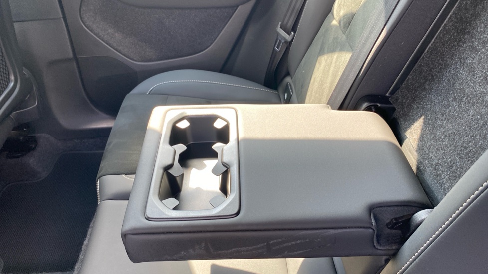 Volvo XC40 2.0 B3P Plus Dark 5dr Auto Petrol Estate - Image 34