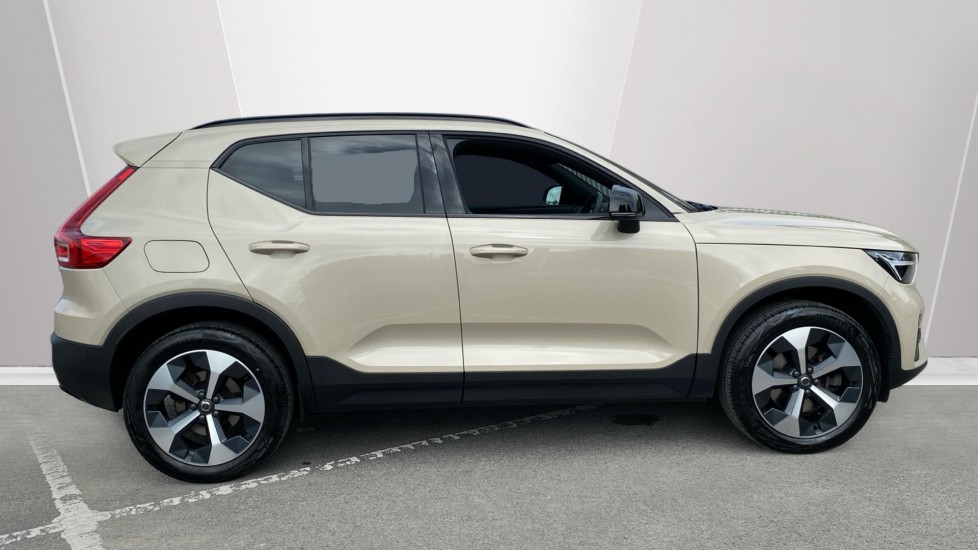 Volvo XC40 2.0 B3P Plus Dark 5dr Auto Petrol Estate - Image 3