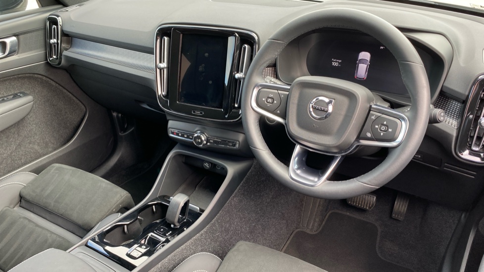 Volvo XC40 2.0 B3P Plus Dark 5dr Auto Petrol Estate - Image 4