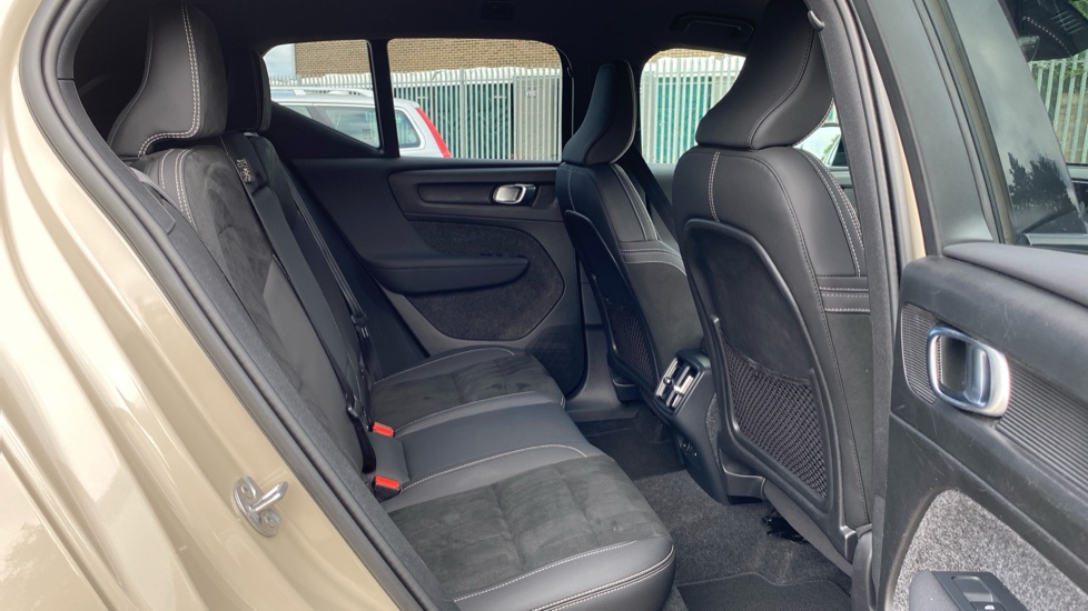 Volvo XC40 2.0 B3P Plus Dark 5dr Auto Petrol Estate - Image 6
