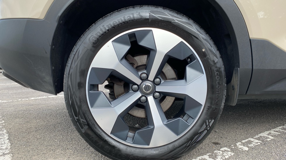 Volvo XC40 2.0 B3P Plus Dark 5dr Auto Petrol Estate - Image 9
