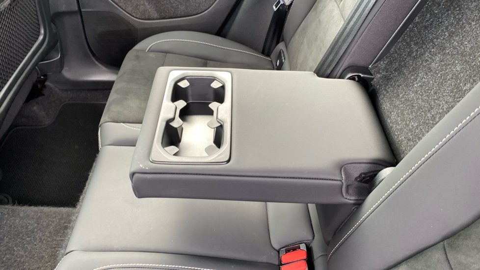 Volvo XC40 2.0 B3P Plus Dark 5dr Auto Petrol Estate - Image 34
