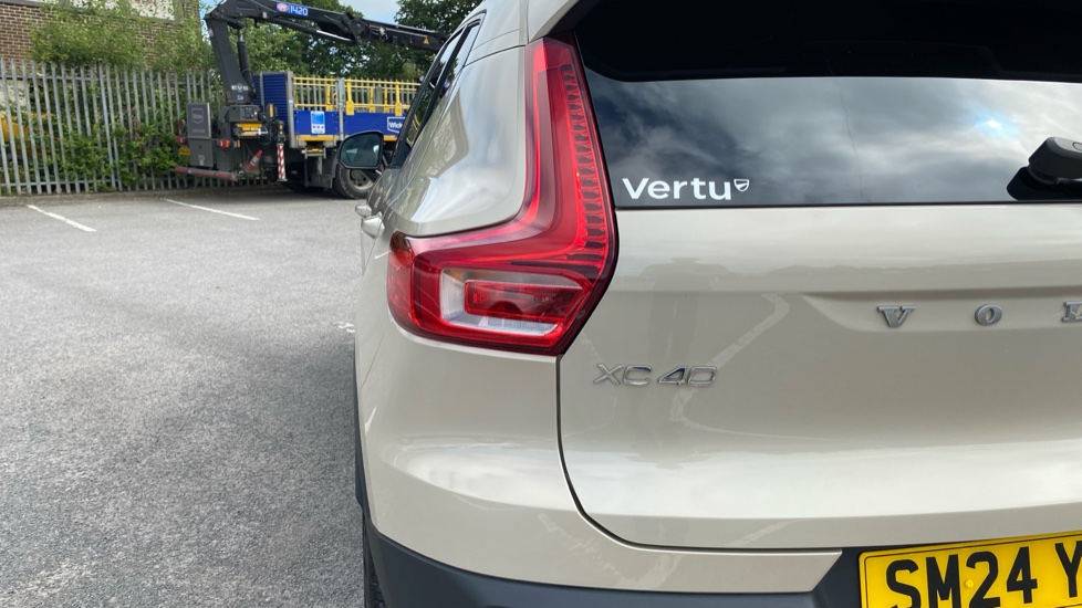 Volvo XC40 2.0 B3P Plus Dark 5dr Auto Petrol Estate - Image 36