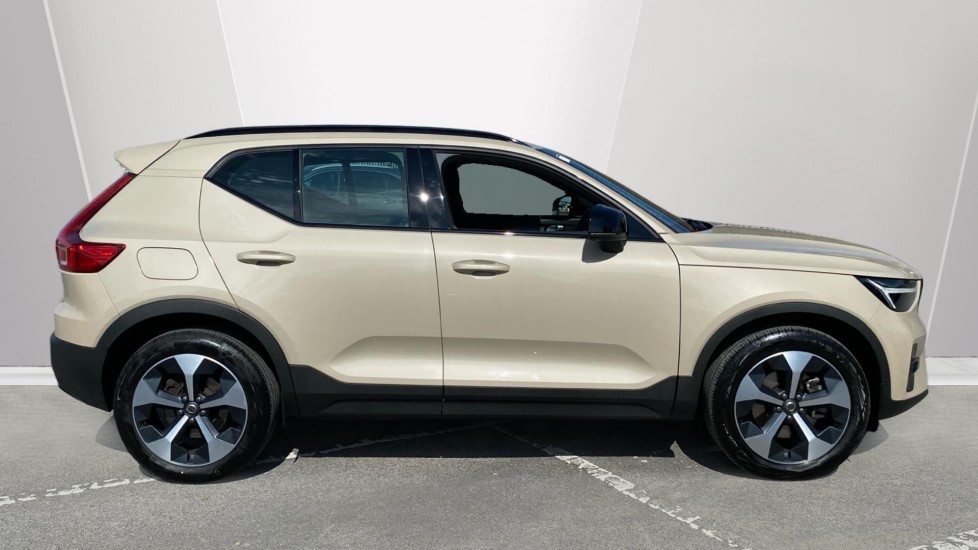 Volvo XC40 2.0 B4P Plus Dark 5dr Auto Petrol Estate - Image 3