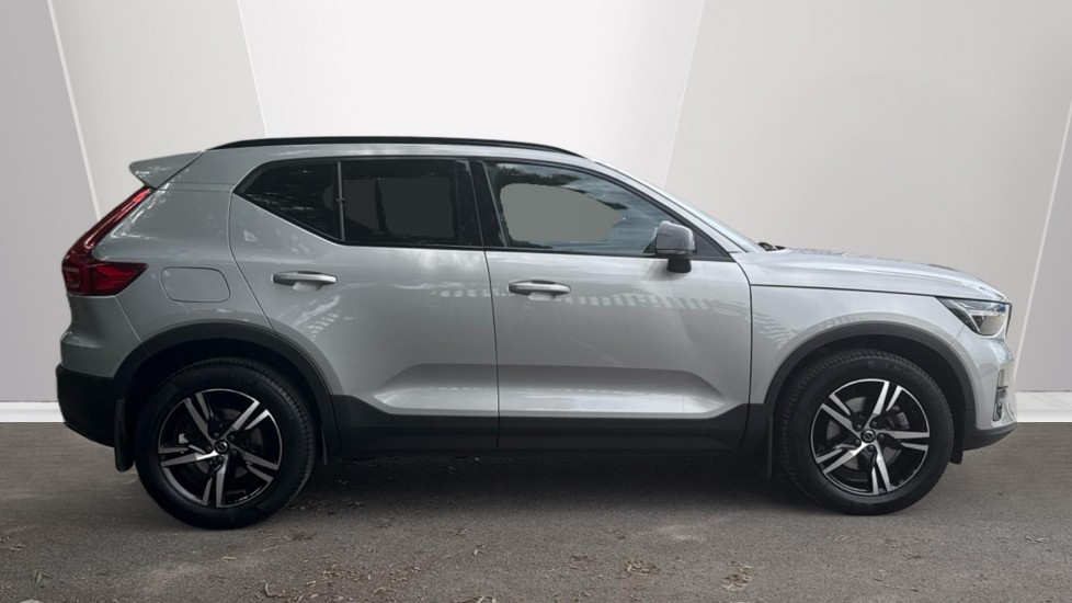 Volvo XC40 2.0 B3P Plus Dark 5dr Auto Petrol Estate - Image 3