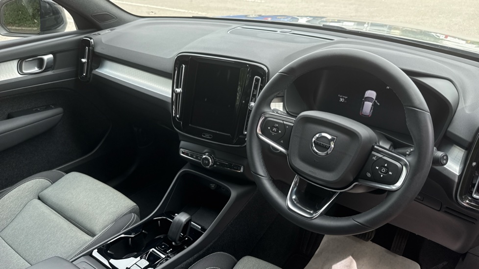 Volvo XC40 2.0 B3P Plus Dark 5dr Auto Petrol Estate - Image 4
