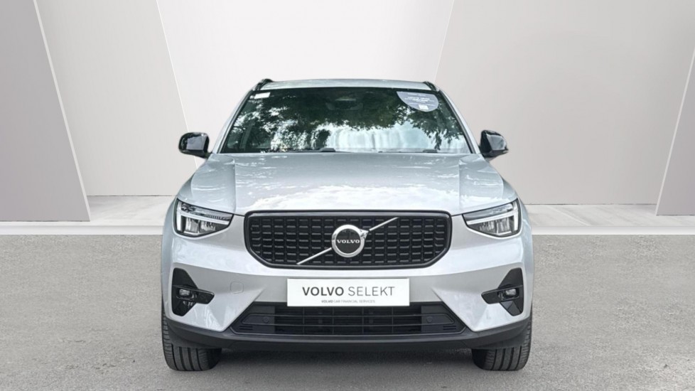 Volvo XC40 2.0 B3P Plus Dark 5dr Auto Petrol Estate - Image 8