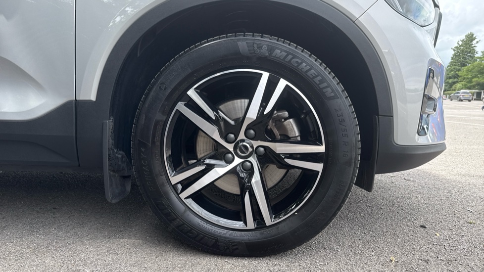 Volvo XC40 2.0 B3P Plus Dark 5dr Auto Petrol Estate - Image 9