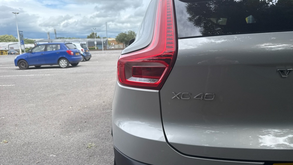 Volvo XC40 2.0 B3P Plus Dark 5dr Auto Petrol Estate - Image 29