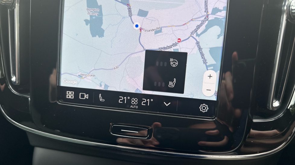 Volvo XC40 2.0 B3P Plus Dark 5dr Auto Petrol Estate - Image 31