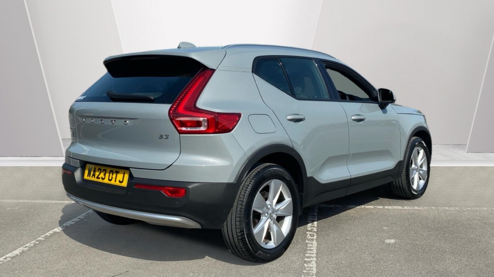 Volvo XC40 2.0 B3P Core 5dr Auto Petrol Estate - Image 2