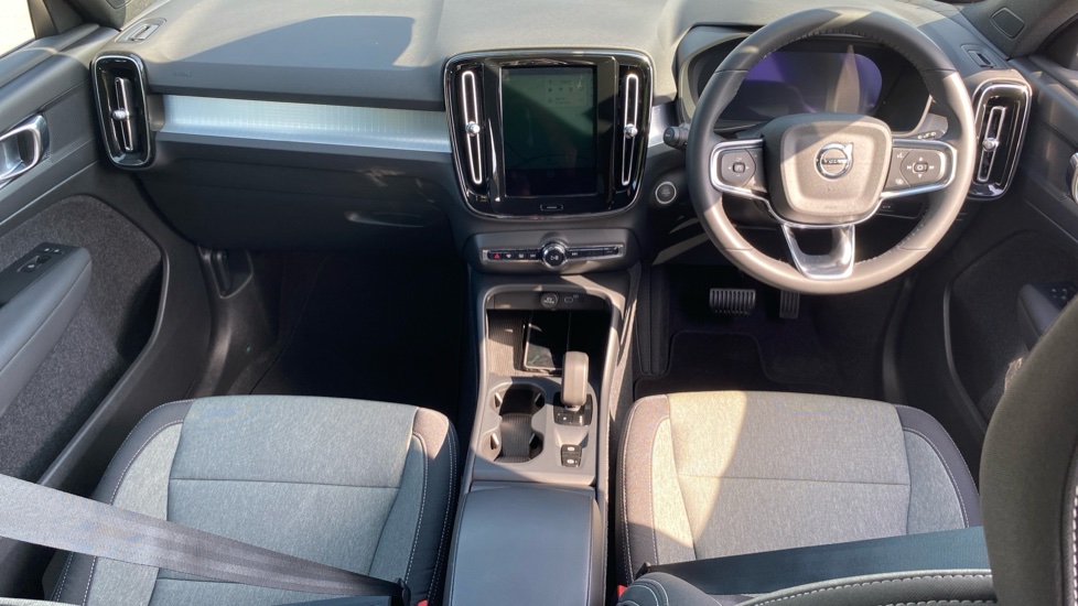 Volvo XC40 2.0 B3P Core 5dr Auto Petrol Estate - Image 5