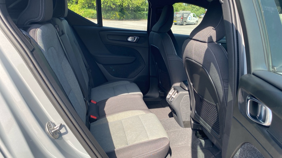 Volvo XC40 2.0 B3P Core 5dr Auto Petrol Estate - Image 6