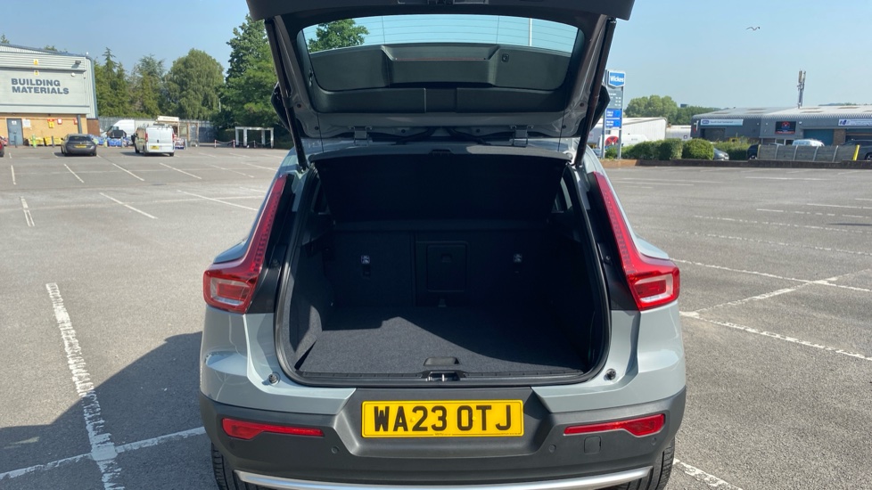 Volvo XC40 2.0 B3P Core 5dr Auto Petrol Estate - Image 13