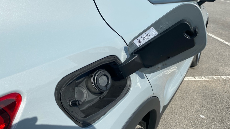 Volvo XC40 2.0 B3P Core 5dr Auto Petrol Estate - Image 16