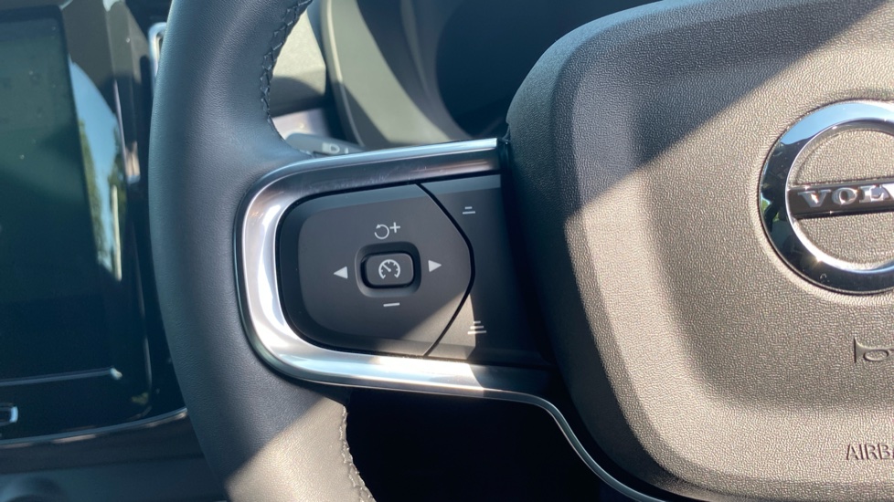 Volvo XC40 2.0 B3P Core 5dr Auto Petrol Estate - Image 21