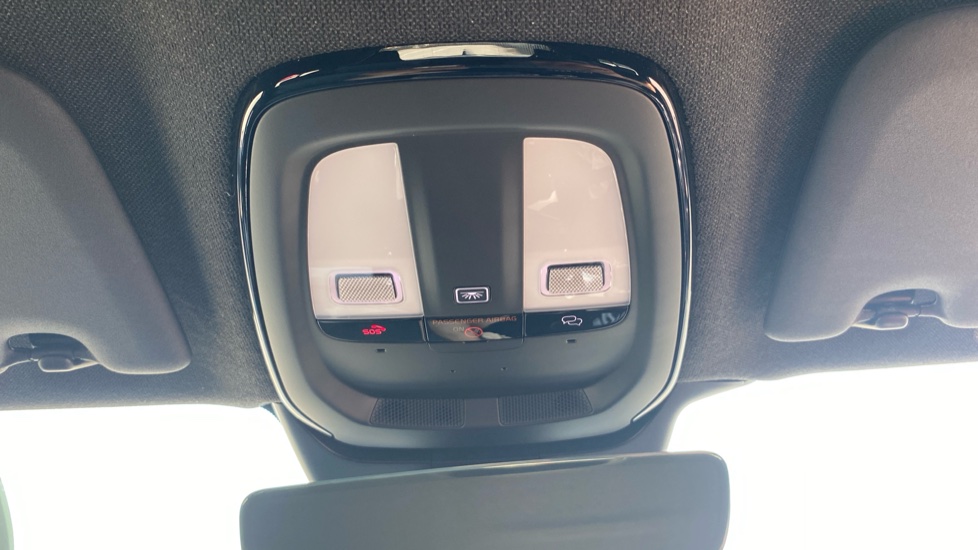 Volvo XC40 2.0 B3P Core 5dr Auto Petrol Estate - Image 28
