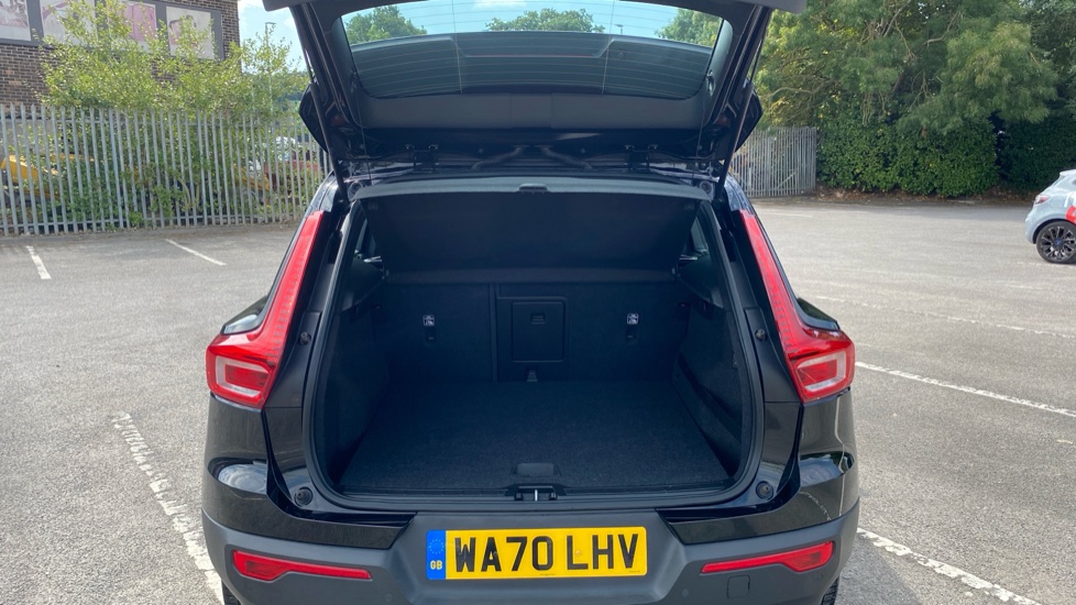 Volvo XC40 1.5 T3 [163] Momentum 5dr Petrol Estate - Image 13