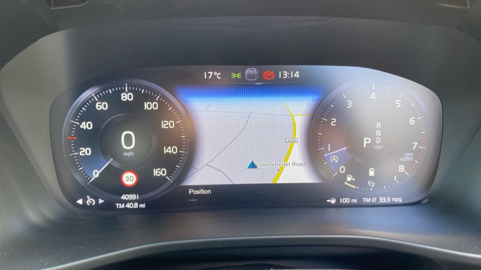 Volvo XC40 2.0 B4P R DESIGN 5dr Auto Petrol Estate - Image 11