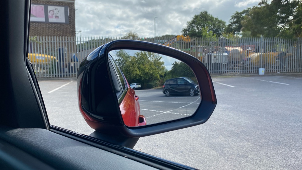 Volvo XC40 2.0 B4P R DESIGN 5dr Auto Petrol Estate - Image 36