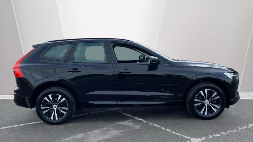 Volvo XC60 2.0 B5P Core 5dr AWD Geartronic Petrol Estate - Image 3