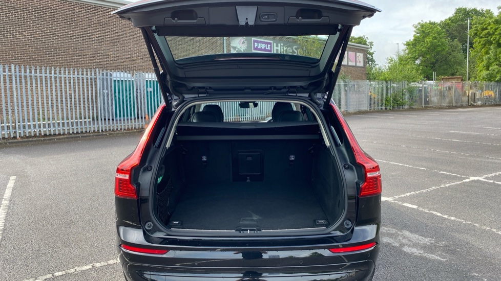 Volvo XC60 2.0 B5P Core 5dr AWD Geartronic Petrol Estate - Image 13