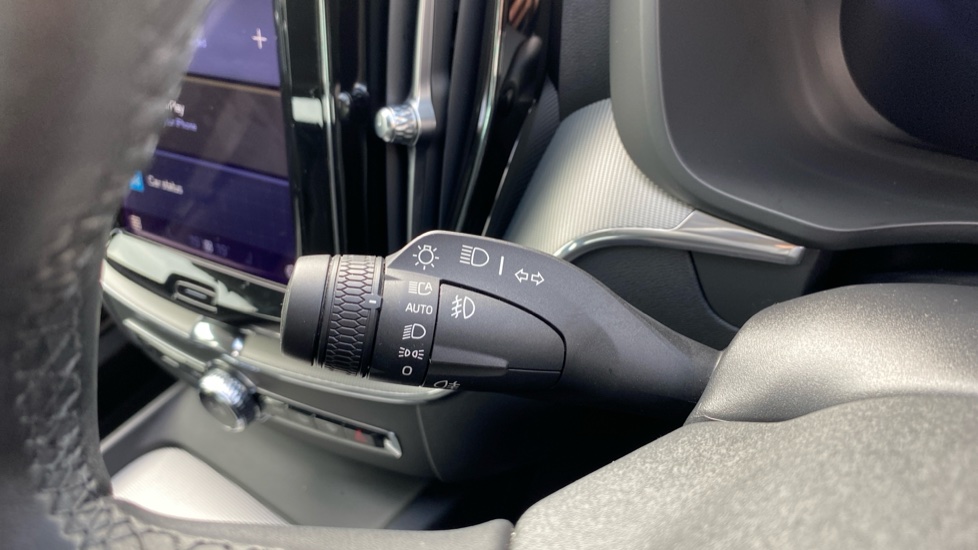 Volvo XC60 2.0 B5P Core 5dr AWD Geartronic Petrol Estate - Image 21