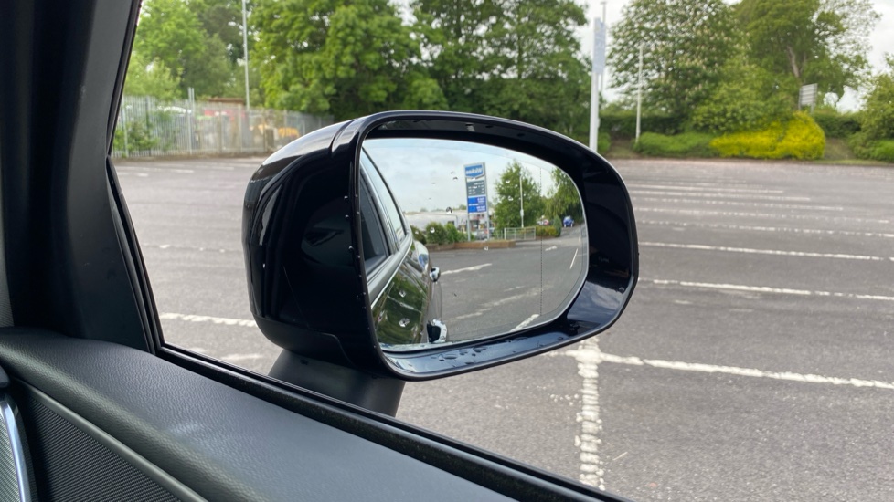 Volvo XC60 2.0 B5P Core 5dr AWD Geartronic Petrol Estate - Image 33