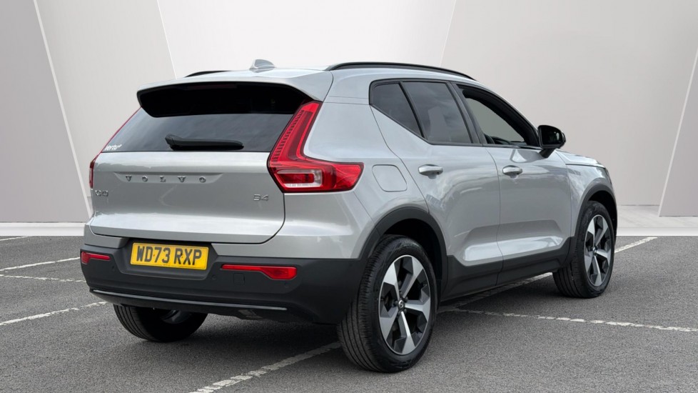 Volvo XC40 2.0 B4P Ultimate Dark 5dr Auto Petrol Estate - Image 2