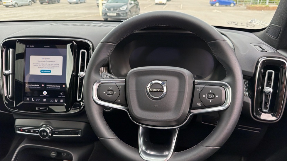 Volvo XC40 2.0 B4P Ultimate Dark 5dr Auto Petrol Estate - Image 10