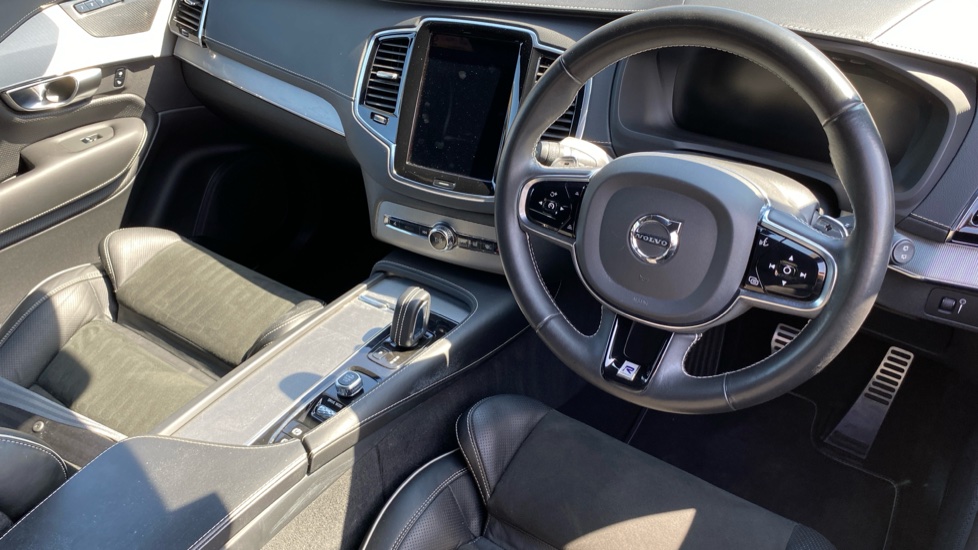 Volvo XC90 2.0 B5P [250] R DESIGN 5dr AWD Gtron Petrol Estate - Image 4