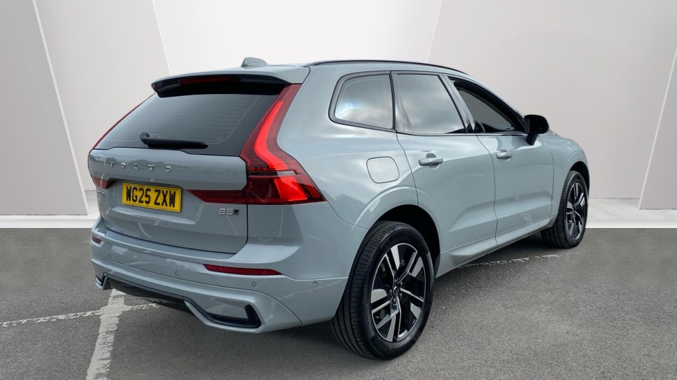 Volvo XC60 2.0 B5P Plus Dark 5dr AWD Geartronic Petrol Estate - Image 2