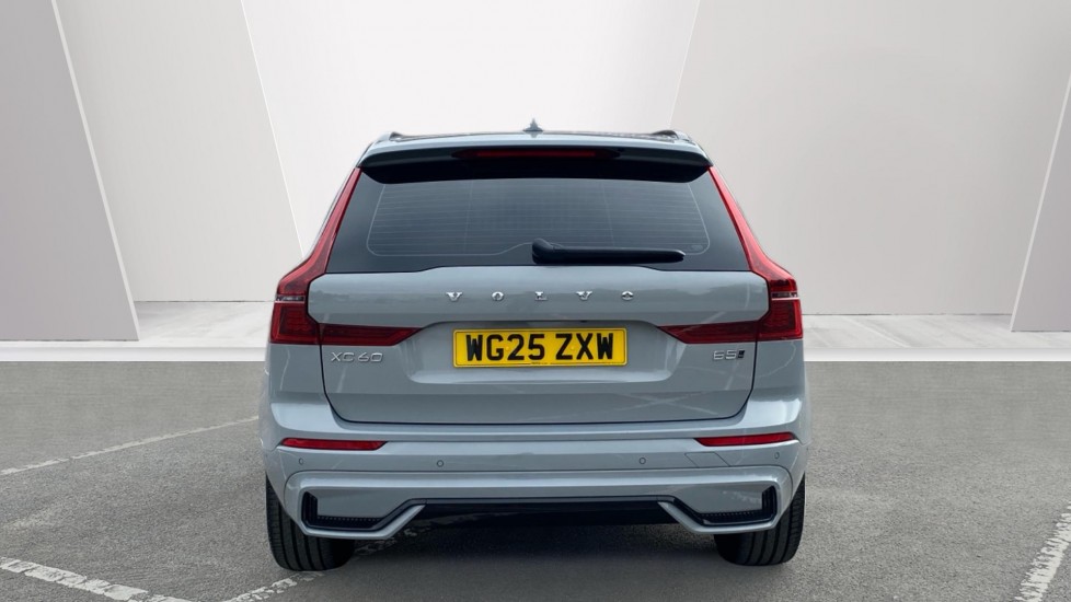 Volvo XC60 2.0 B5P Plus Dark 5dr AWD Geartronic Petrol Estate - Image 7