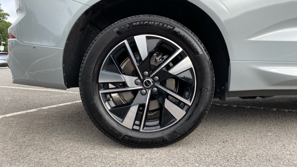 Volvo XC60 2.0 B5P Plus Dark 5dr AWD Geartronic Petrol Estate - Image 9