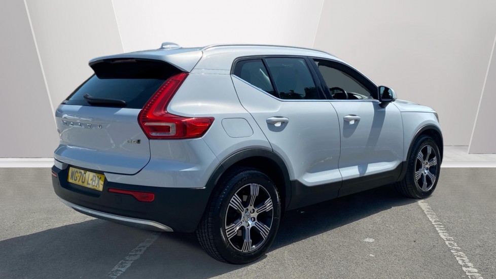 Volvo XC40 2.0 D4 [190] Inscription 5dr AWD Geartronic Diesel Estate - Image 2