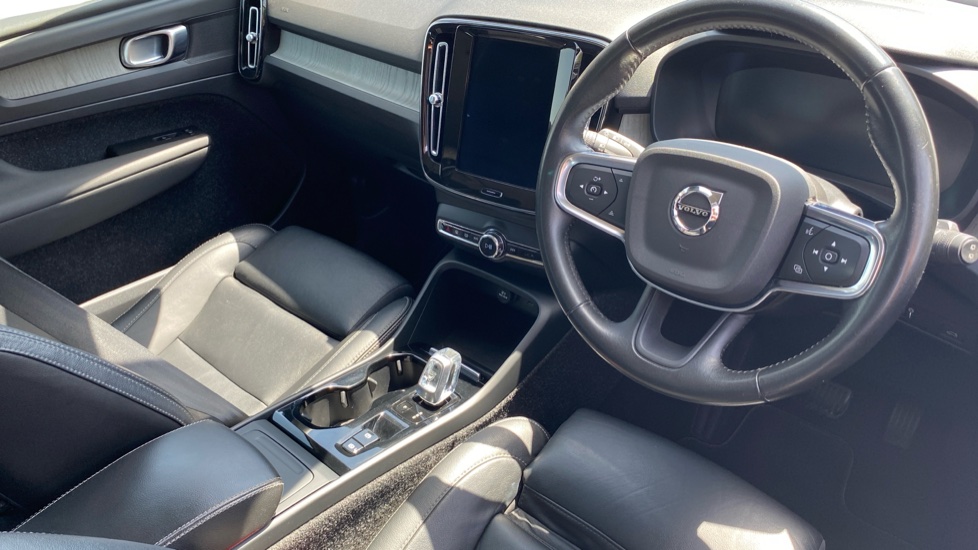 Volvo XC40 2.0 D4 [190] Inscription 5dr AWD Geartronic Diesel Estate - Image 4