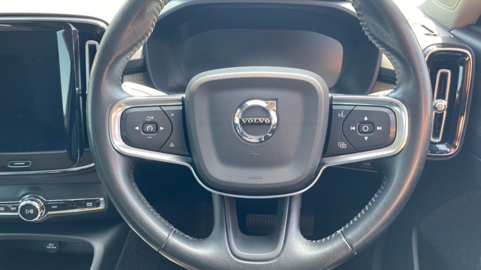 Volvo XC40 2.0 D4 [190] Inscription 5dr AWD Geartronic Diesel Estate - Image 10