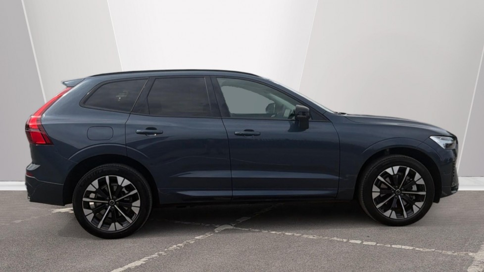 Volvo XC60 2.0 T8 [455] PHEV Ultra Dark 5dr AWD Geartronic Estate - Image 3