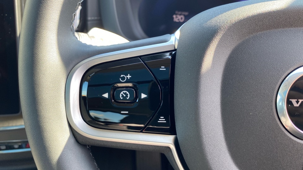 Volvo XC60 2.0 T8 [455] PHEV Ultra Dark 5dr AWD Geartronic Estate - Image 21