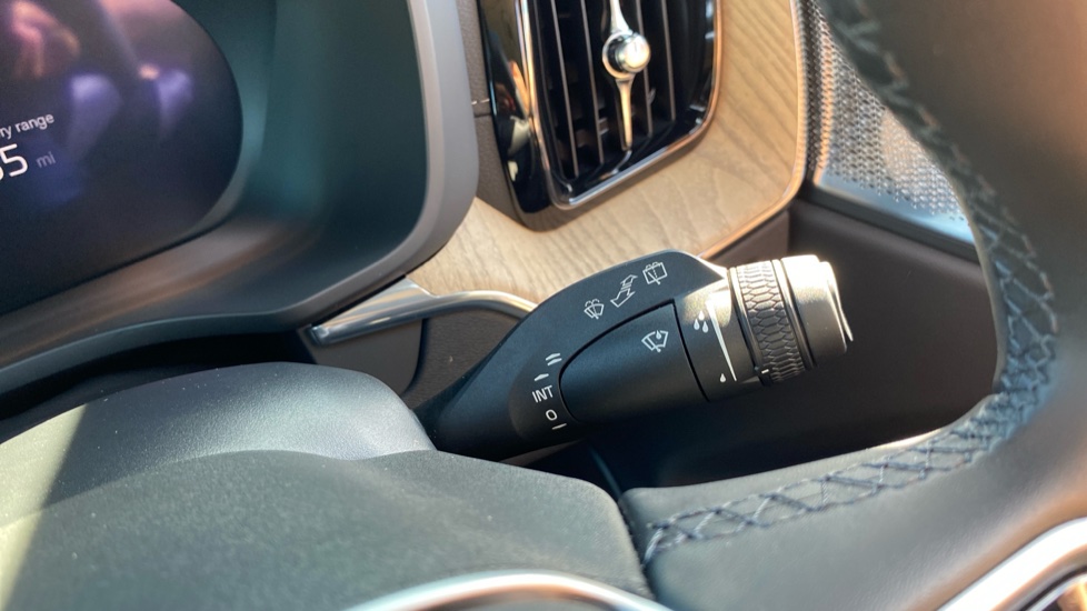 Volvo XC60 2.0 T8 [455] PHEV Ultra Dark 5dr AWD Geartronic Estate - Image 23