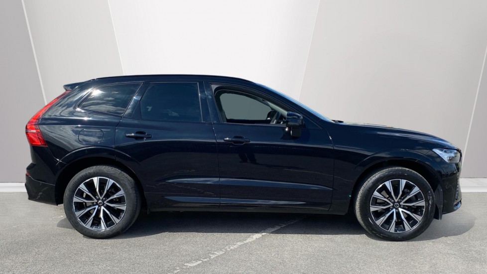 Volvo XC60 2.0 B4D Plus Dark 5dr AWD Geartronic Diesel Estate - Image 3