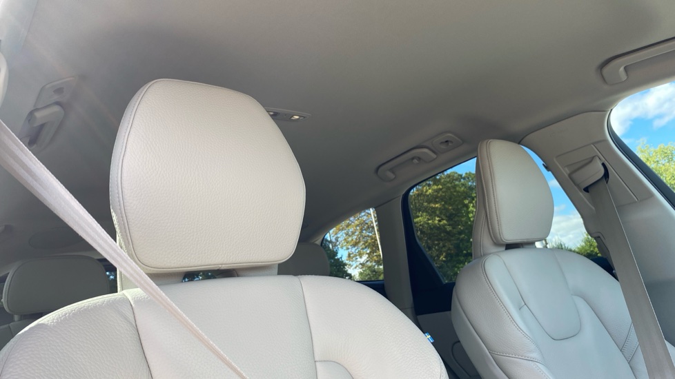 Volvo XC60 2.0 B4D Plus Dark 5dr AWD Geartronic Diesel Estate - Image 35